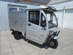 E-Tuk-Tuk-Elektro-Transportrad_Lastenrad-Kabine-Kasten