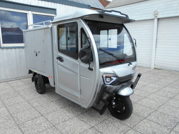 E-Tuk-Tuk-Elektro-Transportrad_Lastenrad-Kabine-Kasten