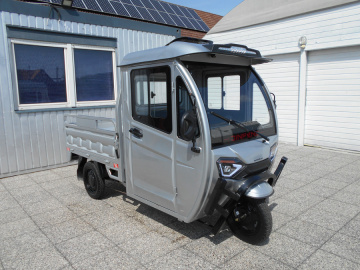 E-Tuk-Tuk-Elektro-Transportrad_Lastenrad-Kabine-Pritsche