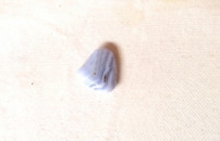 Maholiss - <p><strong>Chalcedon 1 Stück M 3 x 2,5</strong></p><p><strong>Das verwenden von Heilsteinen kann einen Arztbesuch nicht ersetzen!</strong><br /><br />nachgesagte Heilende Wirkungen:<br /><br />Fieber & eitrigen Wunden,<br /><br />Krampfadern, Bildung der roten Blutkörperchen, Leukämie<br /><br />Rachen,- Hals,- und Kehlkopferkrankungen<br /><br />Stimmlosigkeit, Sängerknötchen, Heiserkeit<br /><br />trockenen Husten, Bronchien</p>
