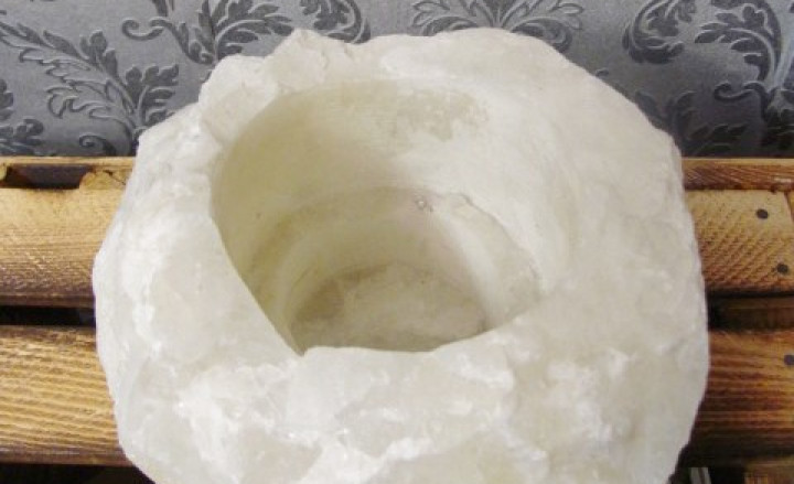 Maholiss - <p><strong>Wunderschöner Bergkristall für Harmonische Stunden ein wertvoller Begleiter.</strong></p><p><strong>Teelicht ca.4kg schwer und ca. 10cm hoch</strong></p><p><strong>ein must have für jeden der Steine mag</strong></p><p> </p>